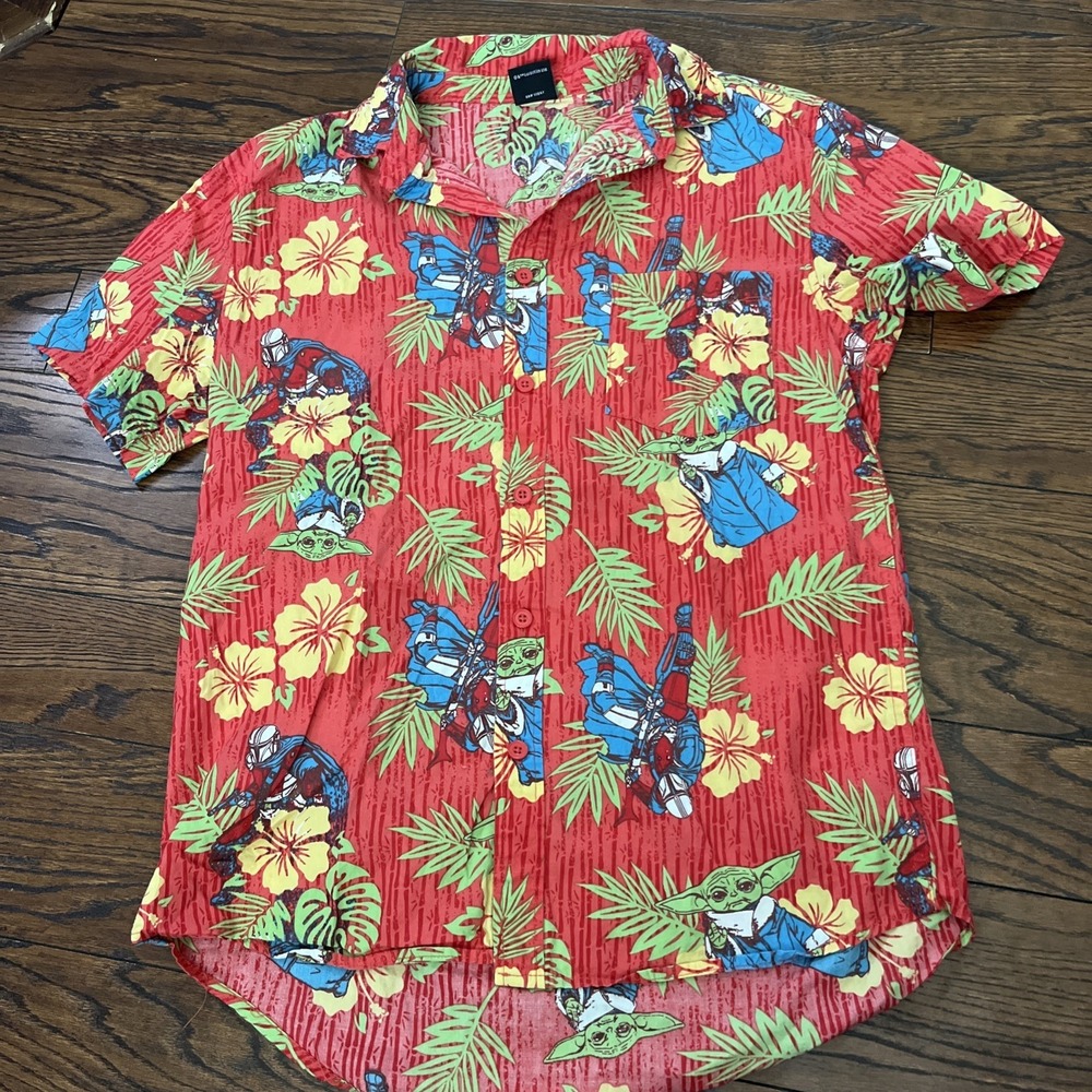 Star Wars The Mandalorian Grogu Hawaiian Shirt Mens Size Small Red Floral Aloha